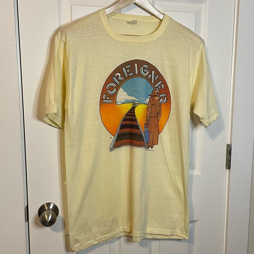 NWOT VTG yellow Foreigner band tee single stitch sz XL *rare*